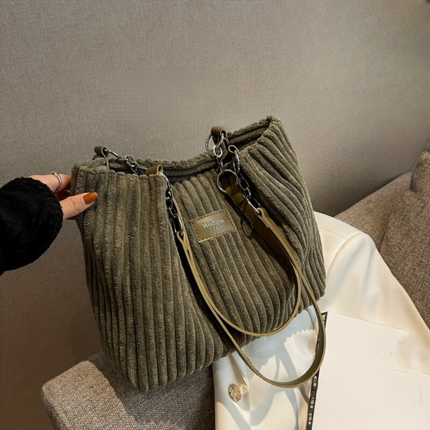 Harper - Soft corduroy shoulder bag